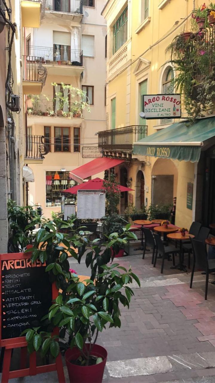 Casa Naumachie Relax In A Safe And Wonderful Place Taormina Exterior foto